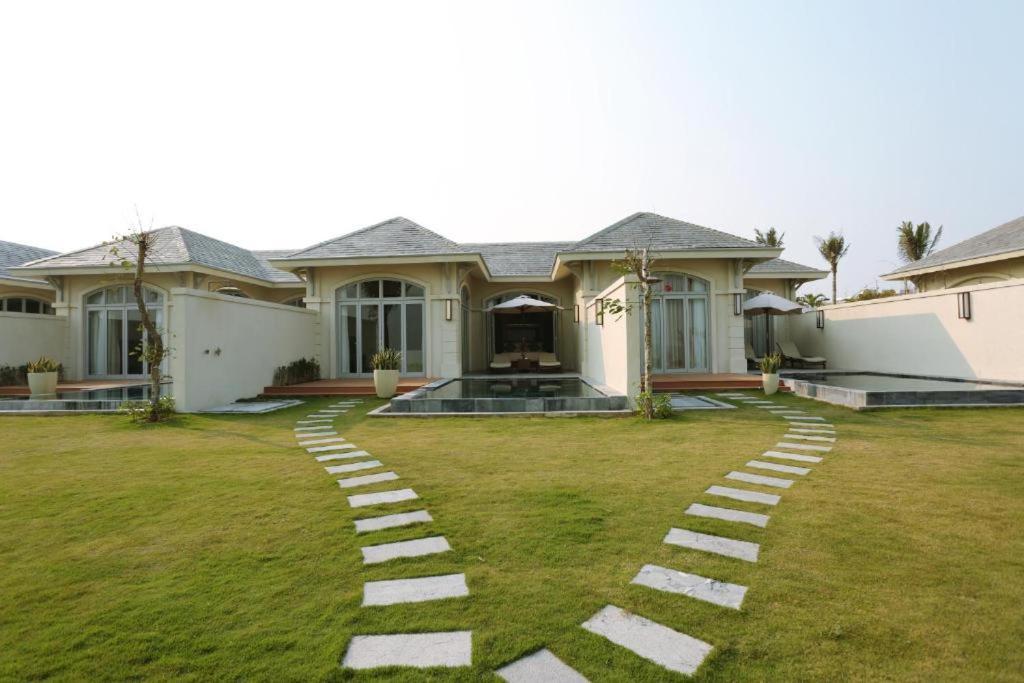 Flc Luxury Hotel Samson Sam Son Exterior photo